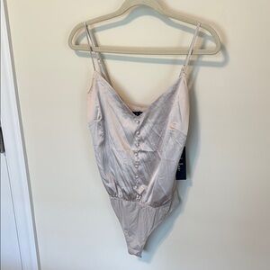 Lulus Women’s Cream Lined Satin Faux Button-Down Bodysuit / Size XS / Brand NWT